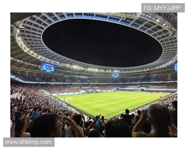 足球明星开场前精彩瞬间全景展示让你领略球场魅力与激情 足球明星开场前精彩瞬间全景展示让你领略球场魅力与激情